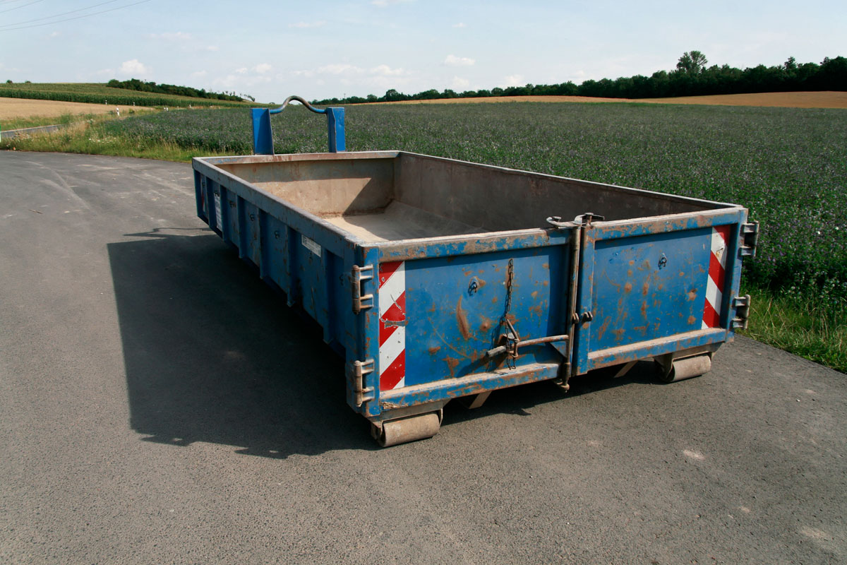 Blauer Abrollcontainer für Abfälle, Bauschutt, Grünabfälle, Grüngut