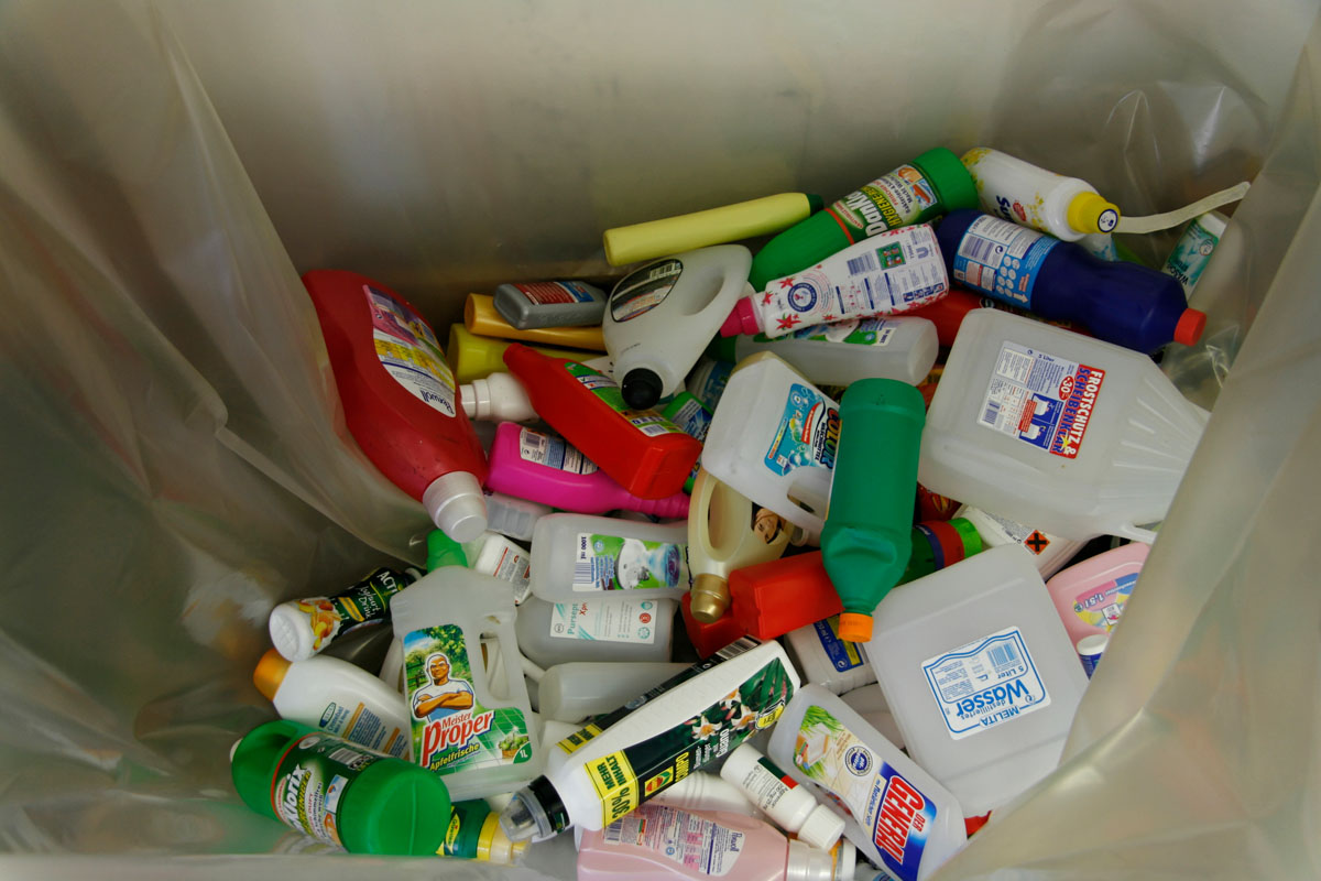 Kunststoffverpackungen, Plastikverpackungen, Plastikflaschen, Kunststoffflaschen, Reinigungsmittel