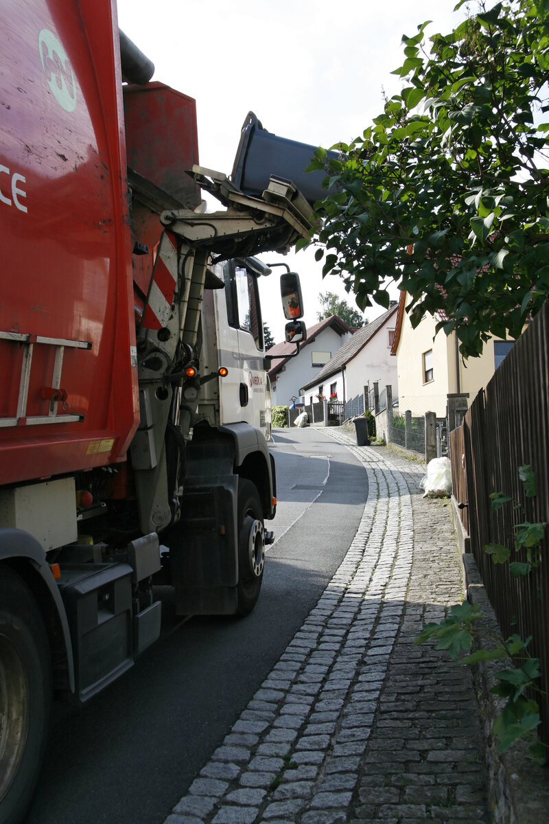 Seitenlader-Müllfahrzeug, Mülllaster, Müllauto, Mülltonnenleerung