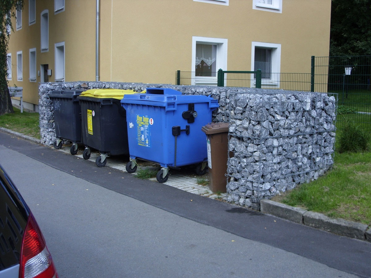 Müllbox für die Ewigkeit: Restmüllcontainer, Papiercontainer, Gelber Container, Biotonne, Steineinfassung