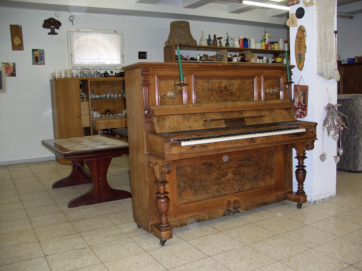 Vom Klavier bis zum Schrank: Gebrauchtmöbelmarkt im Landkreis Haßberge