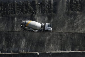 High-Tech-Deponie Kreismülldeponie Wirmsthal: Deponiegelände, LKW, Betonmischer