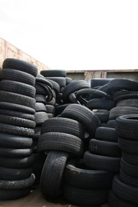 Altreifen, PKW-Reifen, Sammelcontainer, Gleitabsetzbehälter (GAB)