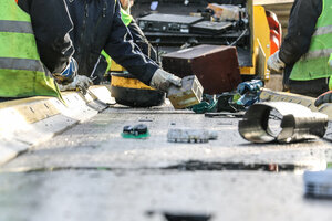 Elektroaltgeräte, Sortierung, Sortierband, Handsortierung, Sortierpersonal