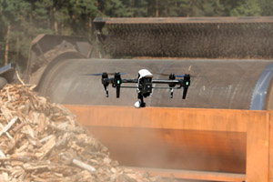 Drohne, Fotodrohne, Flug, Fotoshooting, Fotoaufnahmen, Siebanlage, Siebmaschine, Holzhackschnitzel, Biomassebrennstoff