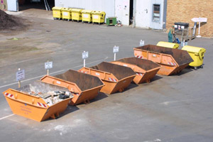 Sammelcontainer auf einem Wertstoffhof