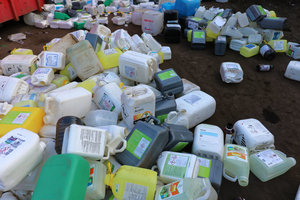 Plastikkanister, Kunststoffkanister, Kunststoffsammlung, Hohlkörpersammlung, Polyethylen, Polypropylen, PE, PP