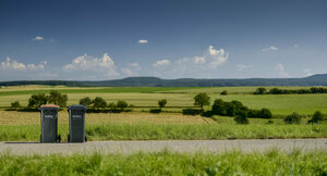 Restabfalltonne, Biotonne, MGB 120-Liter, grauer Rumpf, grauer Korpus, Natur