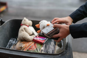 Restabfall, Restabfälle, Musikkassetten, Videokassetten, Stofftiere, Spielzeug