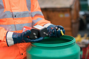 Batterien, Akkus, Akkumulatoren, Batteriefass