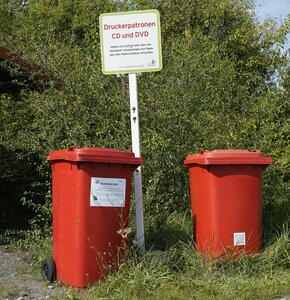 Rote Wertstofftonne, rote Tonne