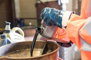 Problemabfall, Problemabfälle, Sonderabfall, Sonderabfälle, Altöl, Altölflaschen