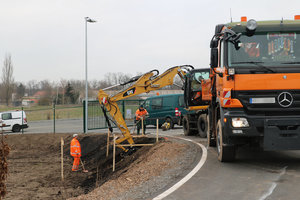 Baustelle, Bauarbeiten, Bauarbeiter, Ausbaggern, Bagger, LKW, Kipper