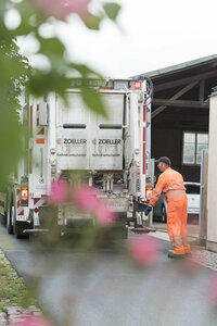 Müllabfuhr, Müllwerker, Hecklader-Müllfahrzeug, Mülllaster, Müllauto