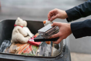 Restabfall, Restabfälle, Musikkassetten, Videokassetten, Stofftiere, Spielzeug