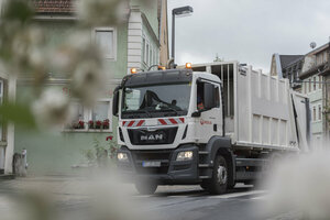 Müllfahrzeug, Hecklader, Mülllaster, Müllauto, orange Warnleuchten