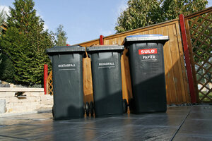 Restabfalltonne 120-Liter-MGB, Biotonne 120-Liter-MGB, Papiertonne 240-Liter-MGB, Tonnenstellplatz