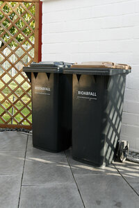 Biotonne, Restabfalltonne, MGB 120-Liter, Mülltonnenstellplatz