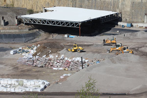 High-Tech-Deponie Kreismülldeponie Wirmsthal: Deponiegelände, Kompaktor, Laderaupe, Verfüllung, Einbau, Planierung, Big Bags, Überdachung