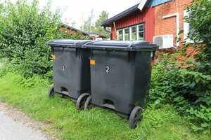 Mehrkammer-Mülltonnen, Schweden, Bräkne-Hoby, Sverige