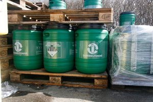 Grüne Sammeltonnen für gebrauchte Lithiumbatterien, Sammelfässer, Akkus, Akkumulatoren