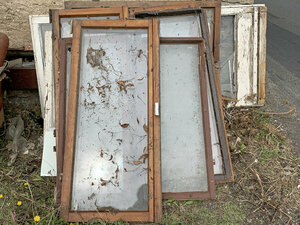 Holzfenster, Fensterrahmen, Fensterglas, Flachglas