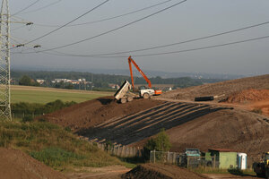 Erweiterung Bauschuttdeponie, Bagger, Kipper-LKW