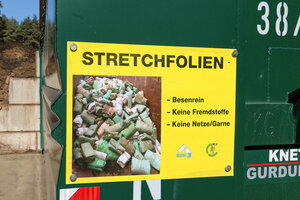 Sammlung von Erntekunststoffen, Agrarfolien, Hinweisschild, Hinweistafel, Stretchfolien