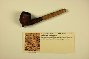 Abfallvermeidung Ende des 19. Jahrhunderts: Zerbrochener Pfeifenstiel wurde durch zurechtgeschnitzten Holunderstengel ersetzt
