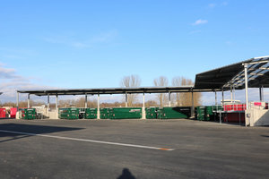 Wertstoffhof, Überdachung, Dach, überdachte Anlieferbereiche, Rampe, Abrollcontainer