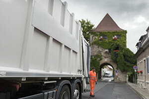 Müllfahrzeug, Müllwerker, Hecklader, Mülllaster, Müllauto, Stadttor