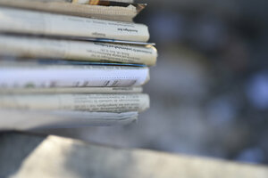 Altpapier, Stapel, Zeitungen, Zeitschriften