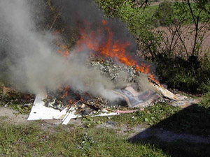 Müllsünder: Wilde Verbrennung von Abfällen in der Landschaft