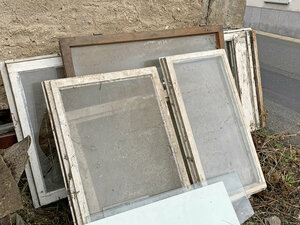 Holzfenster, Fensterrahmen, Fensterglas, Flachglas