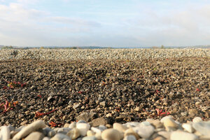 Wertstoffhof, Kiesabdeckung auf einer Fertiggarage