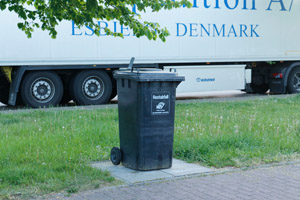 Graue Restabfalltonne, MGB 240 Liter, Autobahnparkplatz, Reiseabfall, Reiseabfälle, LKW